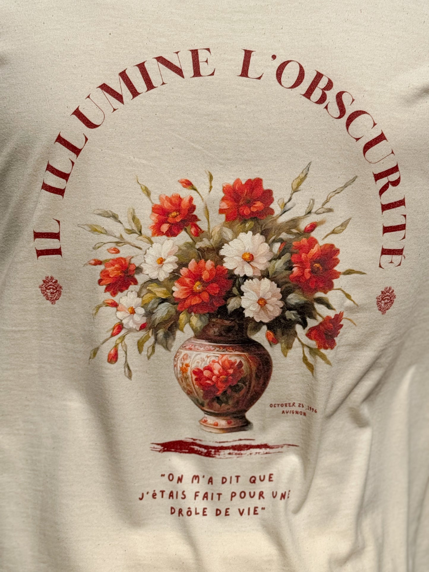 IL ILLUMINE L'OBSCURITE